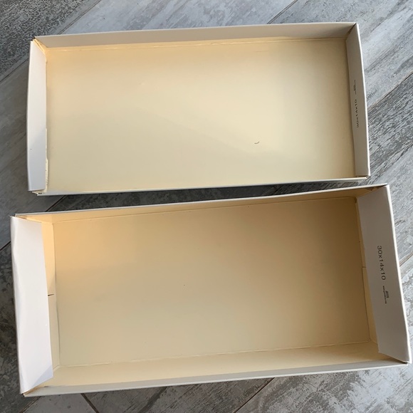 Marc Fisher Gift Wrap Packaging Shoe Box Storage - Picture 4 of 12